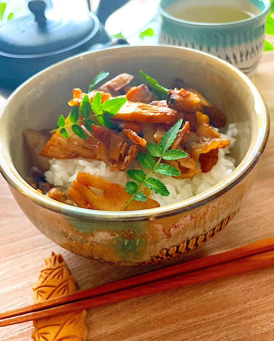 夕食に🌿木の芽香る🍚筍ごはんはいかがですか😙|Sの食卓さん