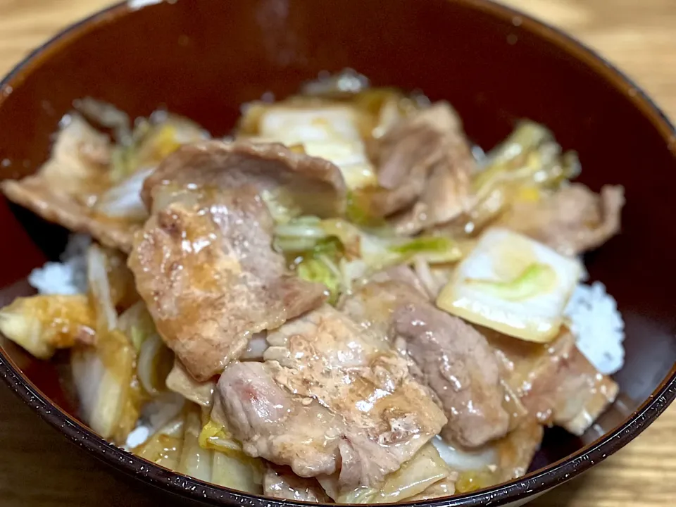 Snapdishの料理写真:☆豚肉と白菜のあんかけ丼|まぁたんさん