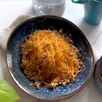 Snapdishの料理写真:Sautéed Vermicelli with Minced Pork はるさめとひき肉のいため物|TheLazyPigCookingさん