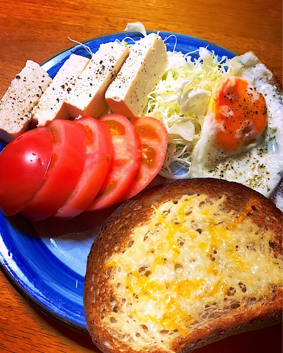 Snapdishの料理写真:休みの日の朝ごはん🥞|きよっさんさん