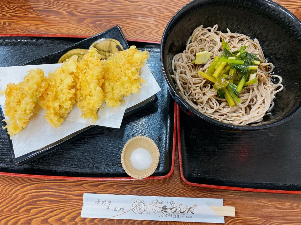 信州わさび蕎麦とエビイカかき揚げ|駄菓子屋さん