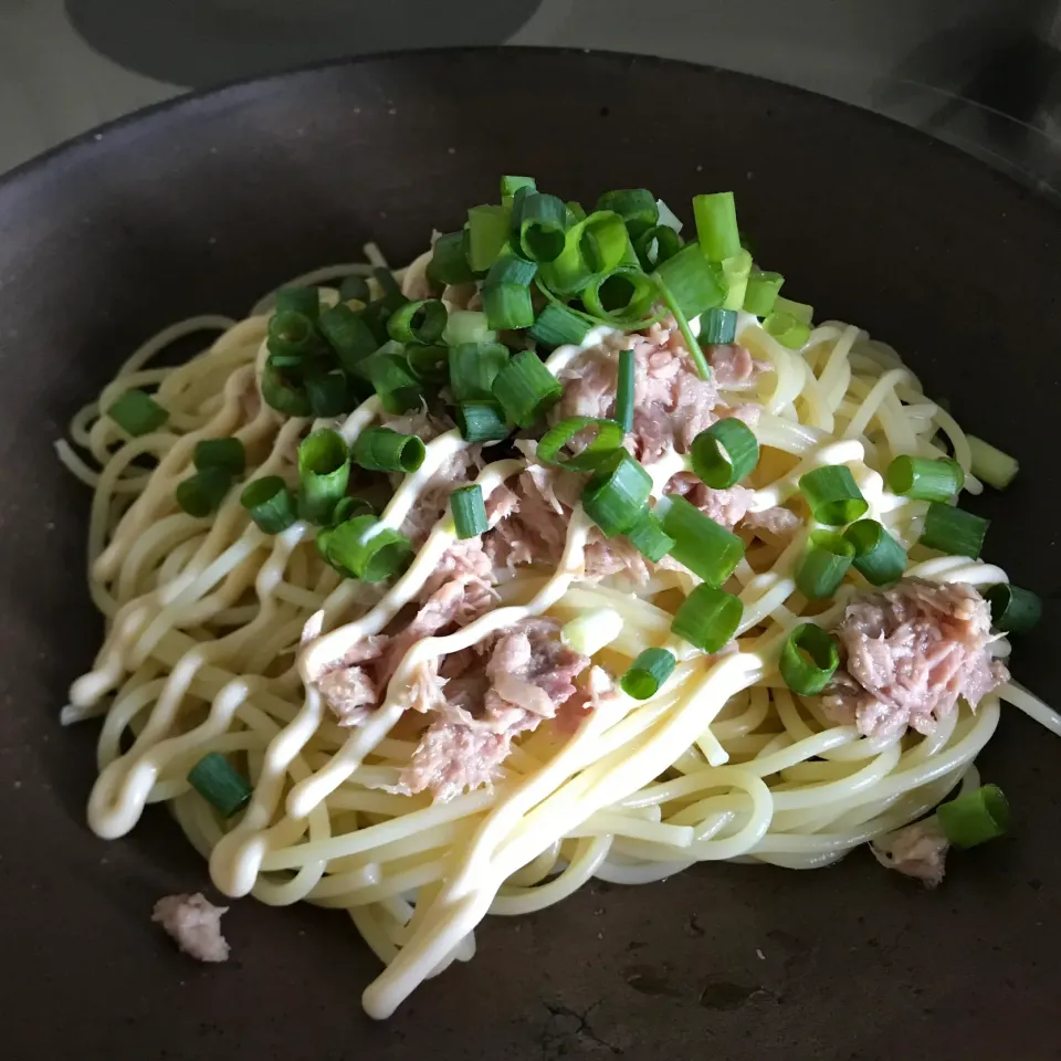 Snapdishの料理写真:ツナマヨポン酢パスタ|sanaeさん