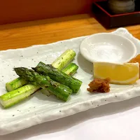 Snapdishの料理写真:アスパラ焼き|JINJINさん