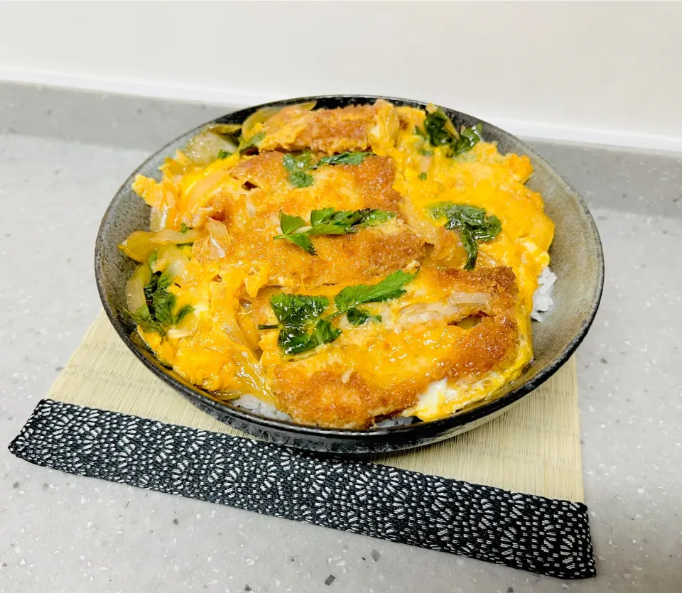 「負けたけどカツ丼💧」|バシュランさん