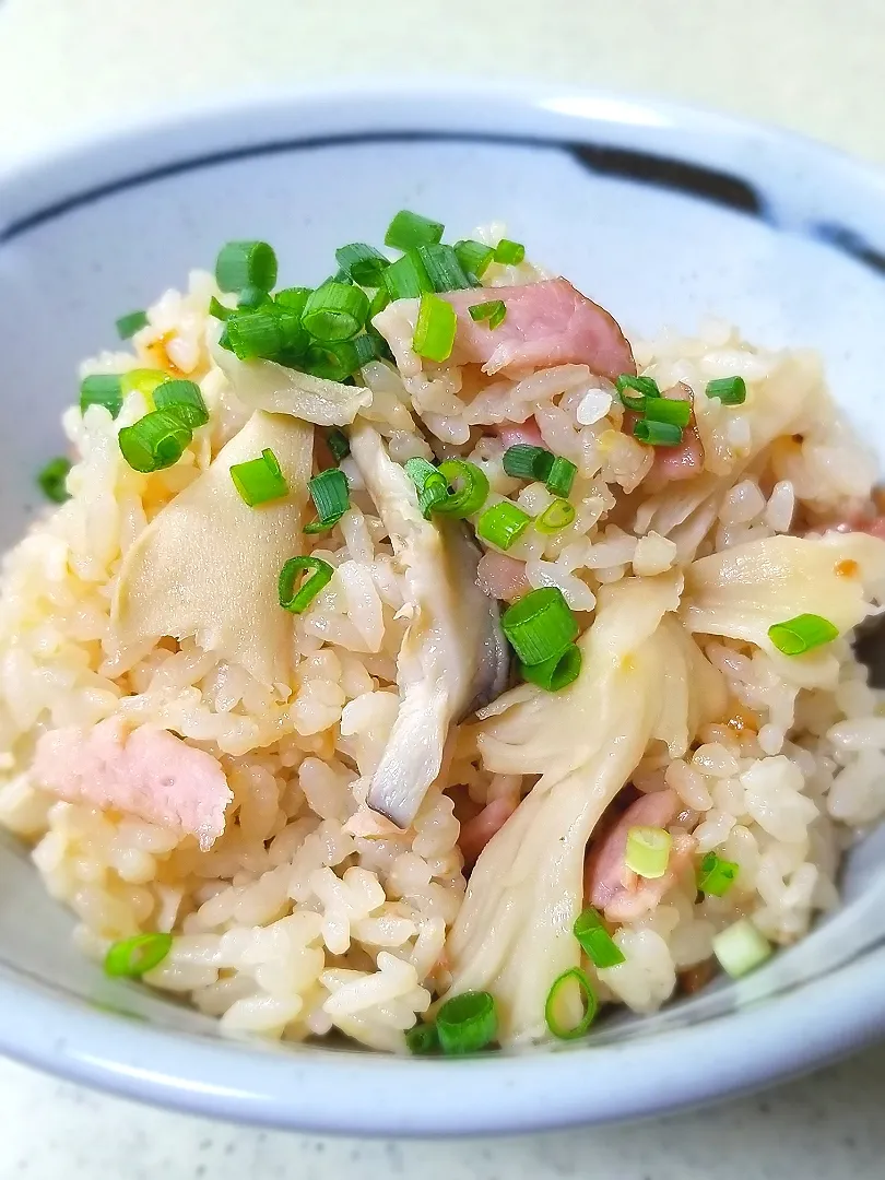 きのことベーコンの炊き込みご飯|ぱんだのままんさん