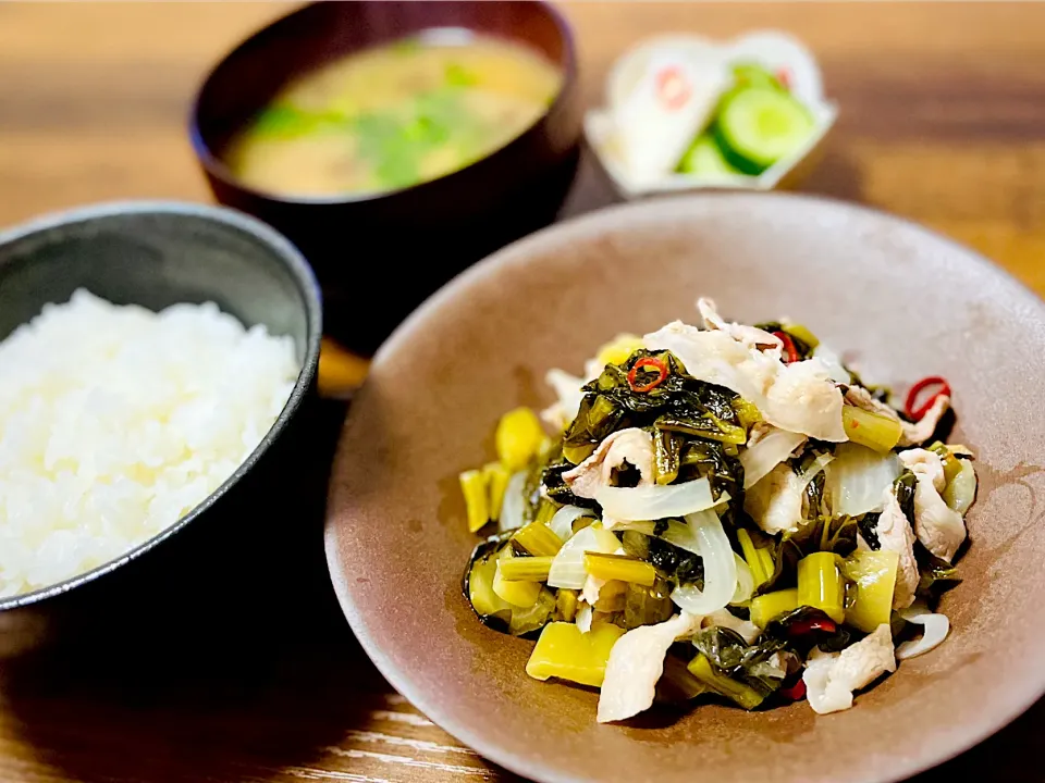 野沢菜と豚バラの炒め物|ぽんかんさん