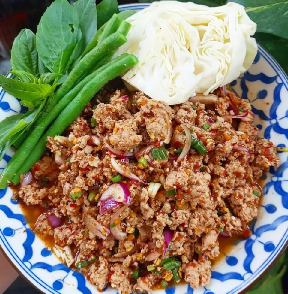 Thai Isan-Style Minced Pork Salad aka 'Laab Moo Isan' (ลาบหมู) 🌶️🌶️🌶️🐷
...
...
Spicy, Savory & Super Delish 🤤|An'leeさん