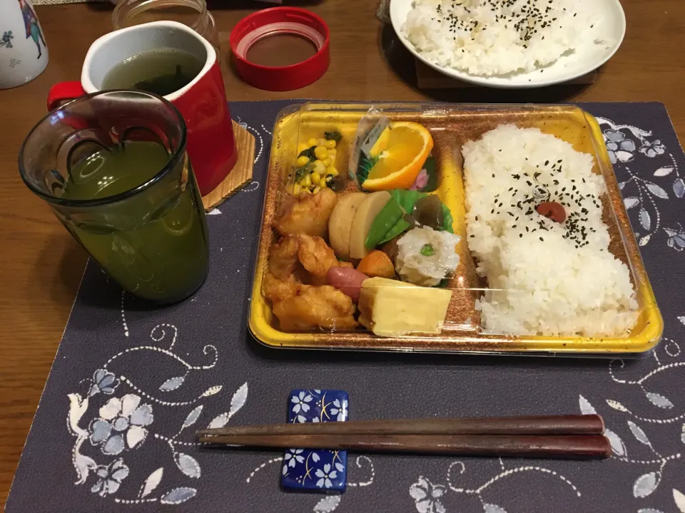 から揚げ幕の内弁当(昼飯,どんどん弁当)|enarinさん