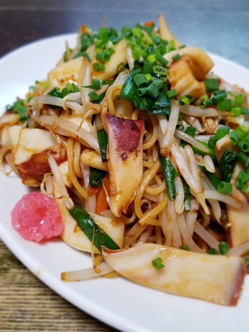 パパ作👨ヤリイカたっぷり焼きそば|ぱんだのままんさん