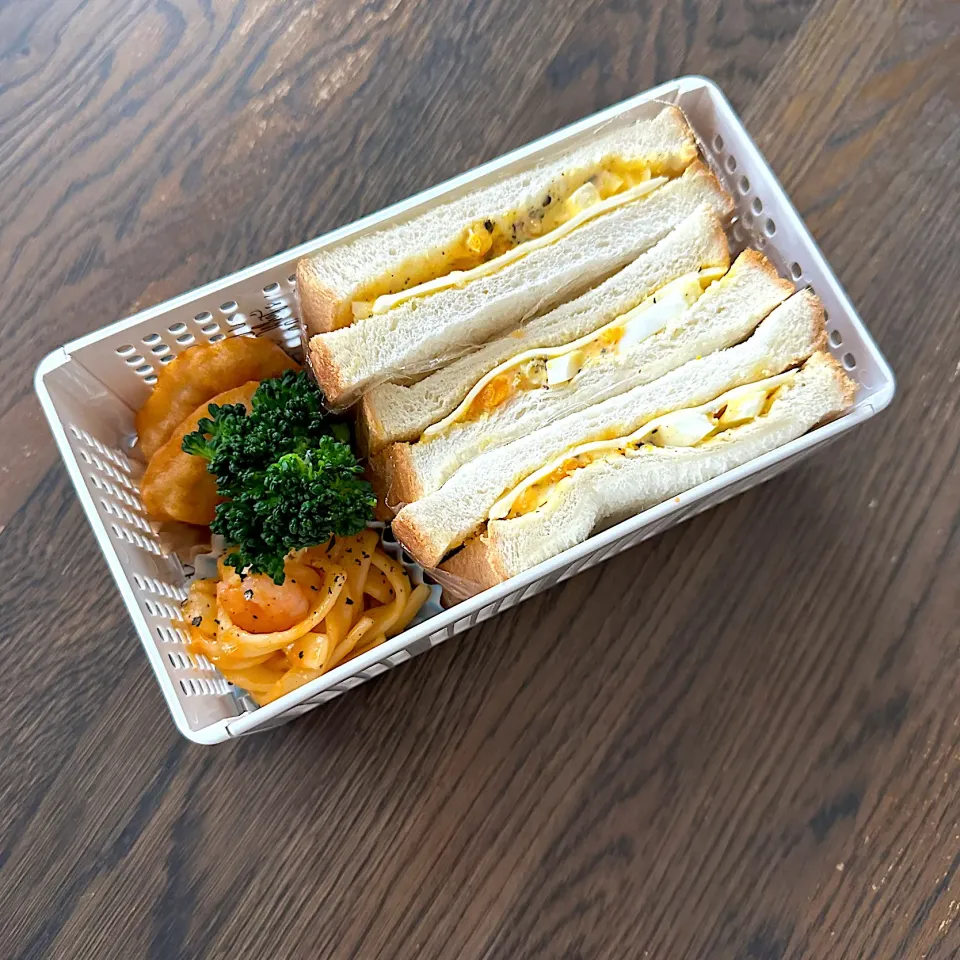 Snapdishの料理写真:たまごサンドお弁当|Azumamaさん