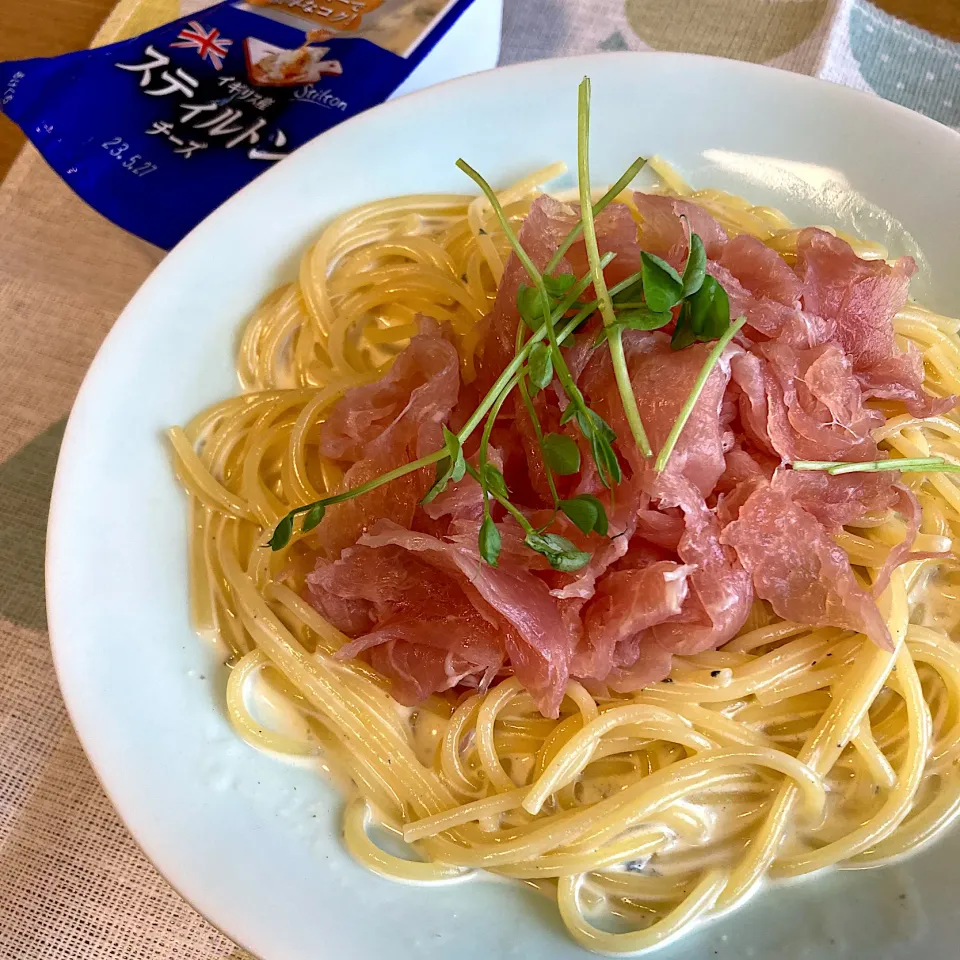 生ハムのせブルーチーズのクリームパスタ|あさかさん