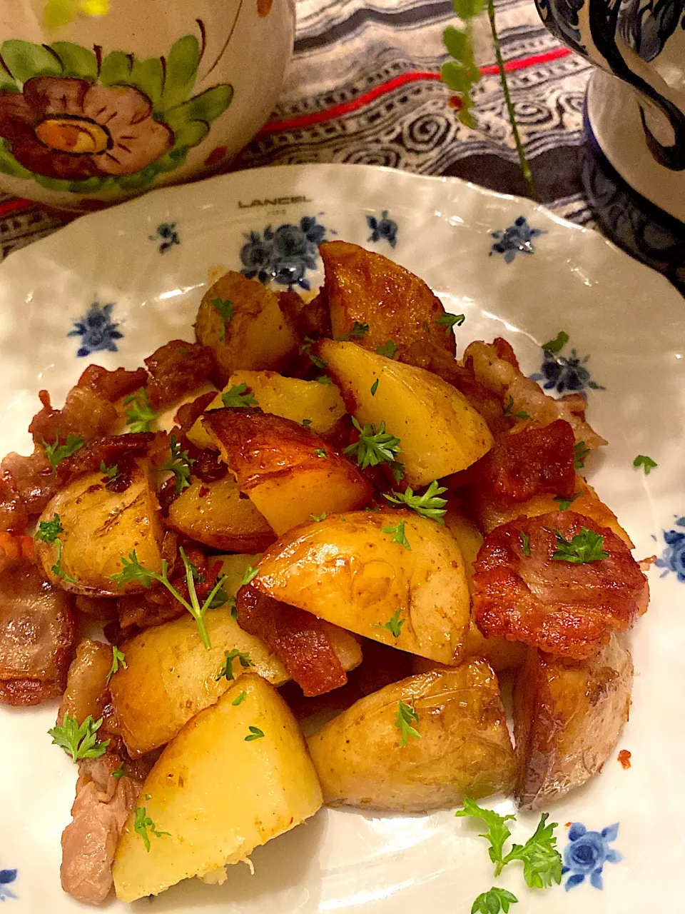 じゃがいもと豚肉のガーリック炒め|粉雪くるみさん