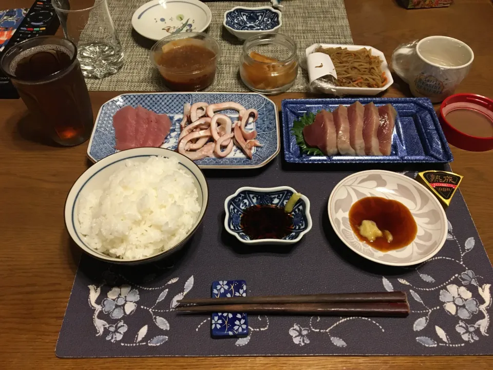 刺身三点盛り、きんぴらごぼう、ニンニク味噌(夕飯)|enarinさん