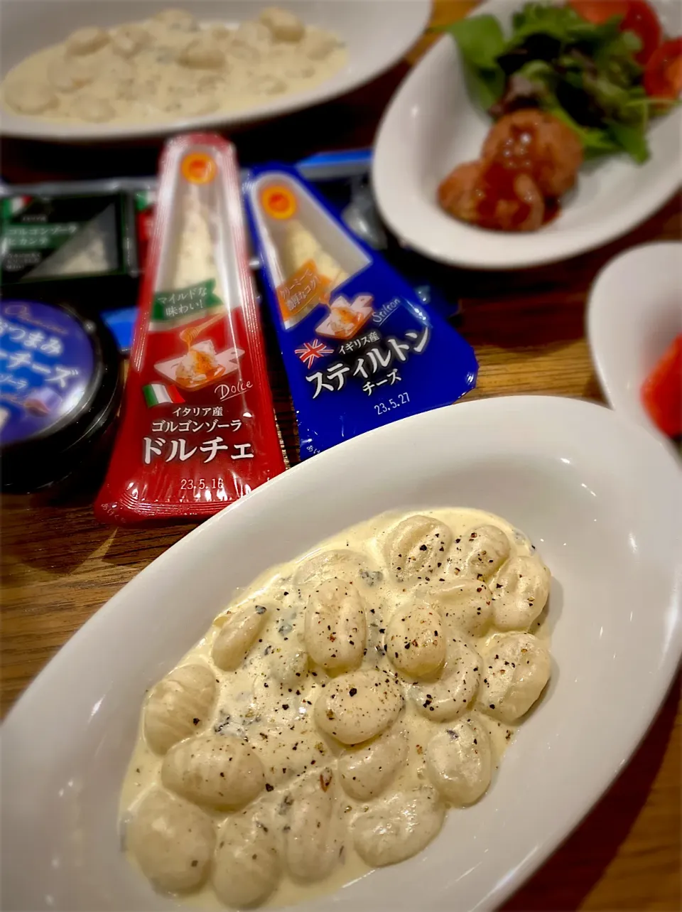 東京デーリーのゴルゴンゾーラピカンテで、ニョッキ🥔|まーさん