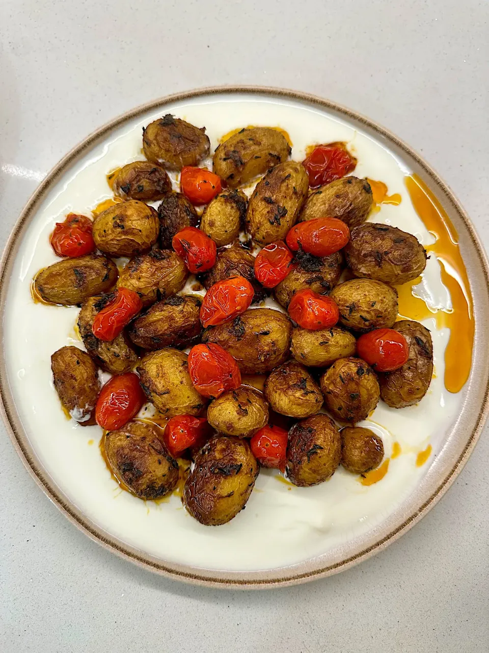 Mixed herbs baby potatoes and cherry tomatoes|aceさん