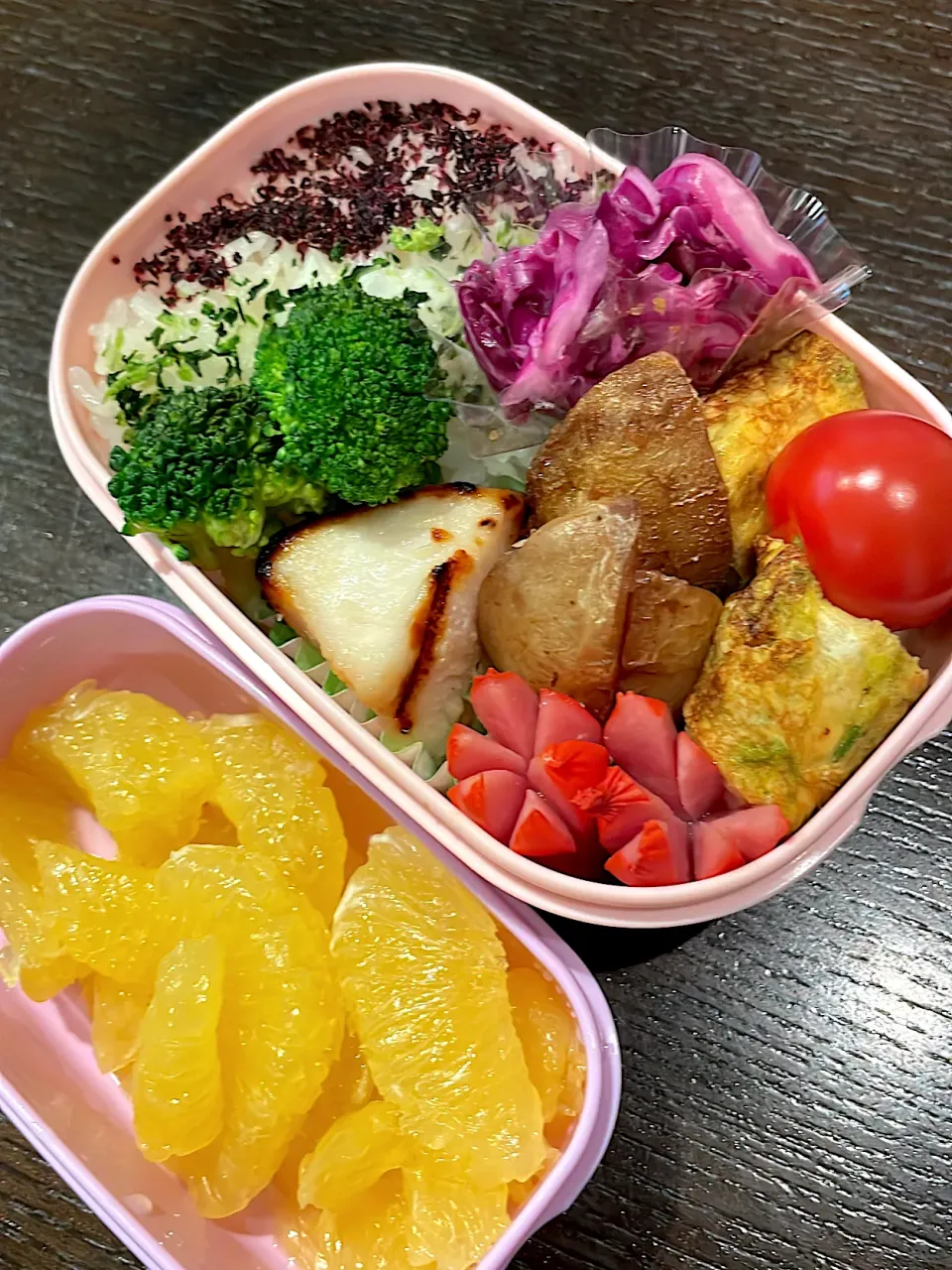 Snapdishの料理写真:メカジキの塩麹焼き弁当|雑草シェリーさん