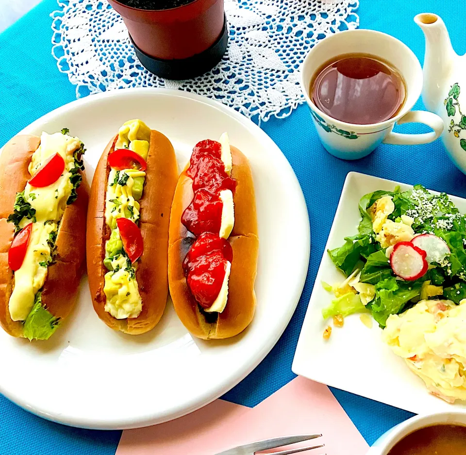 Snapdishの料理写真:美味しいサンド３種^ - ^👍💖あんバター🍓ジャム💖スパイスカレーアボカドチーズ💖ベーコンポテトチーズ💖美味すぎ^ - ^👍|HAMI69さん