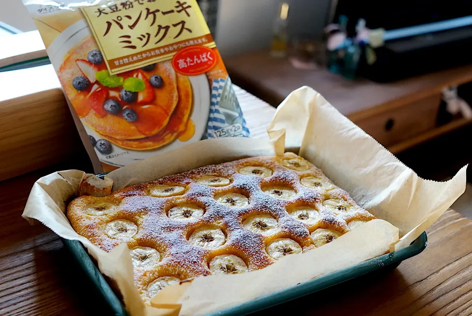 Snapdishの料理写真:大豆粉で作る、きな粉入りスクエアバナナケーキ🌸|おまつさん