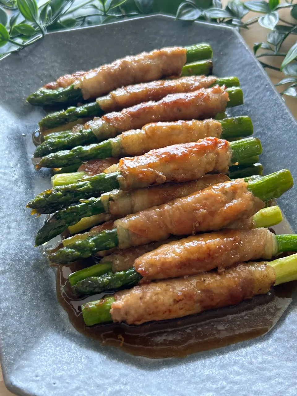 Snapdishの料理写真:豚しゃぶ肉でアスパラの肉巻き|sasakisachiko.0911さん