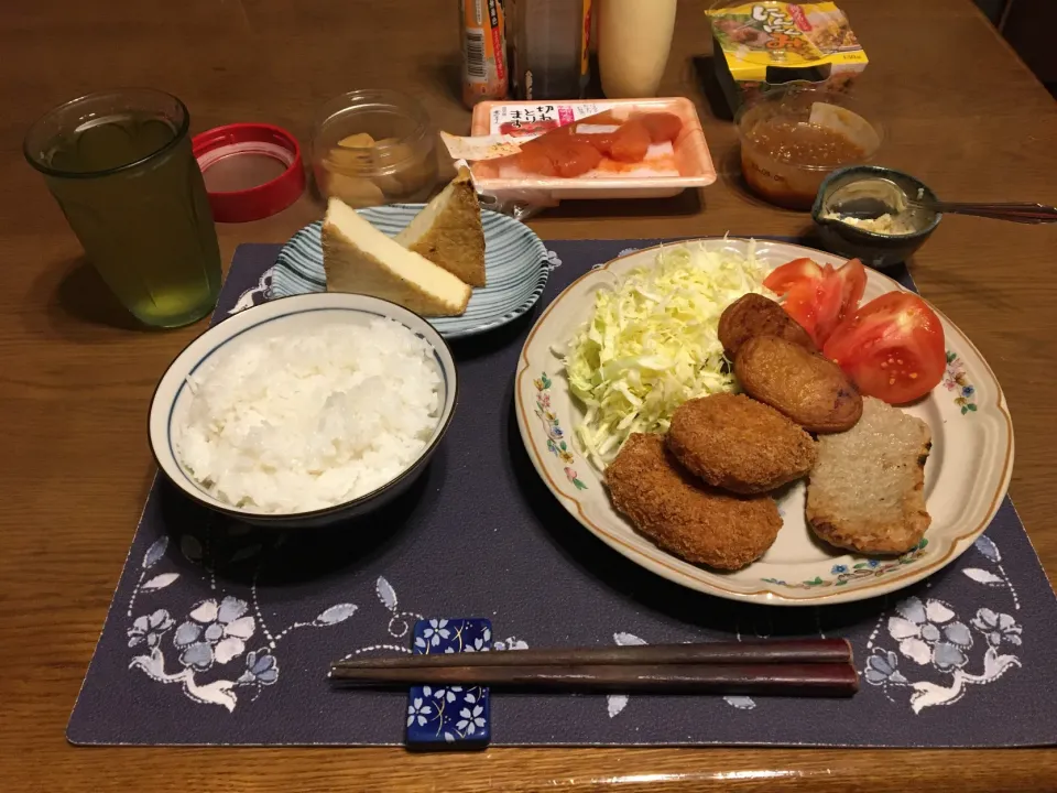 コロッケ、網焼き薩摩揚げ＆じゃこ天＆絹厚揚げ(夕飯)|enarinさん