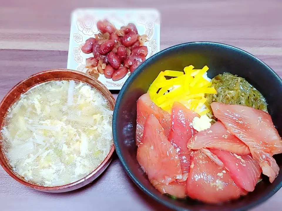 ばくだん丼|もぐぱくさん