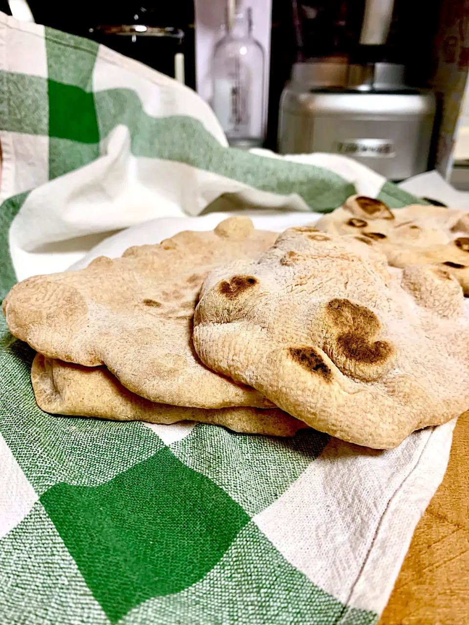 Start the day with whole wheat pita bread|gonbenさん