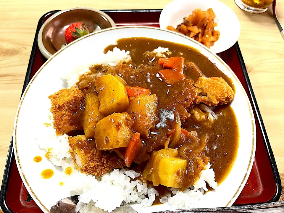 お蕎麦屋さんのカツカレー|須佐 浩幸さん