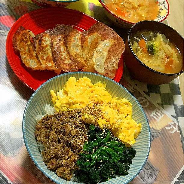 サバ缶で三色丼♬|panchiさん