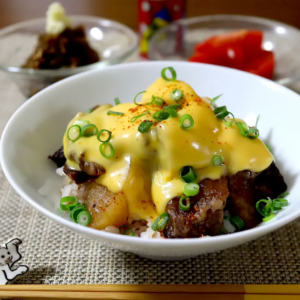 牛すじ大根丼　メルトロリッチのせ|かおるさん