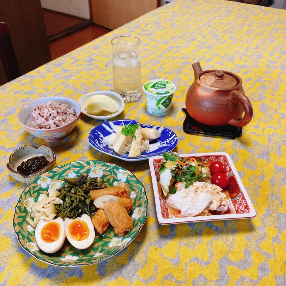 grandmaの晩ごはん☆ 今夜は初物でワラビの煮物､鶏胸肉のサラダ、筍の甘酢漬で頂きます|kaoriさん