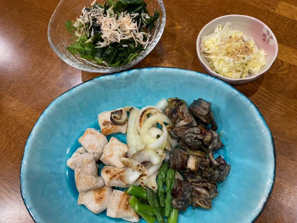 Snapdishの料理写真:焼き鳥で　晩ご飯|sakuramochiさん