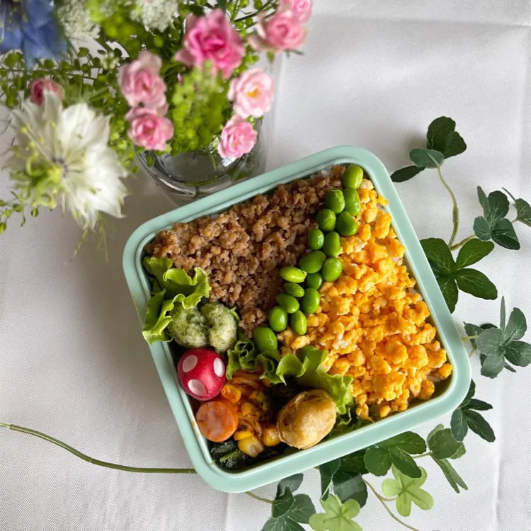 Snapdishの料理写真:4/28❤︎主人の三そぼろ弁当🌱|Makinsさん