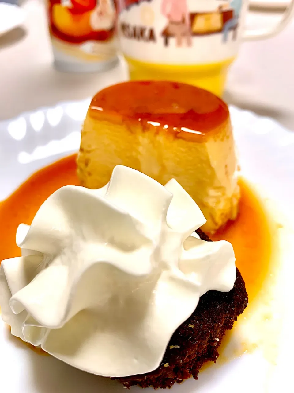 Classic Caramel Flan and Brownie w/ Whipped Cream|gonbenさん