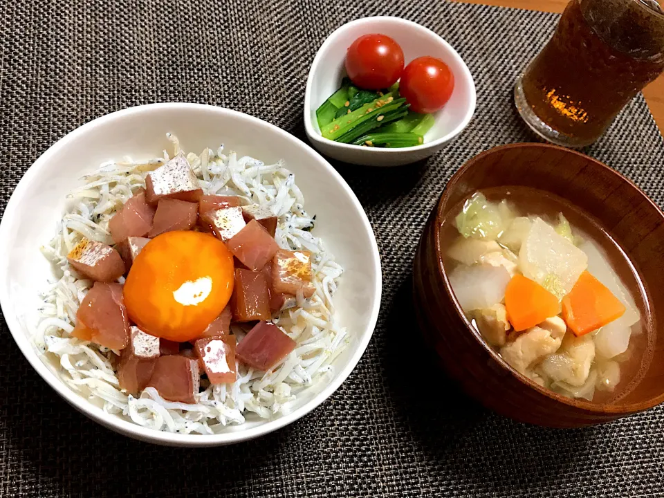 ハマチとシラスの丼、漬け卵黄|柚子きりかさん