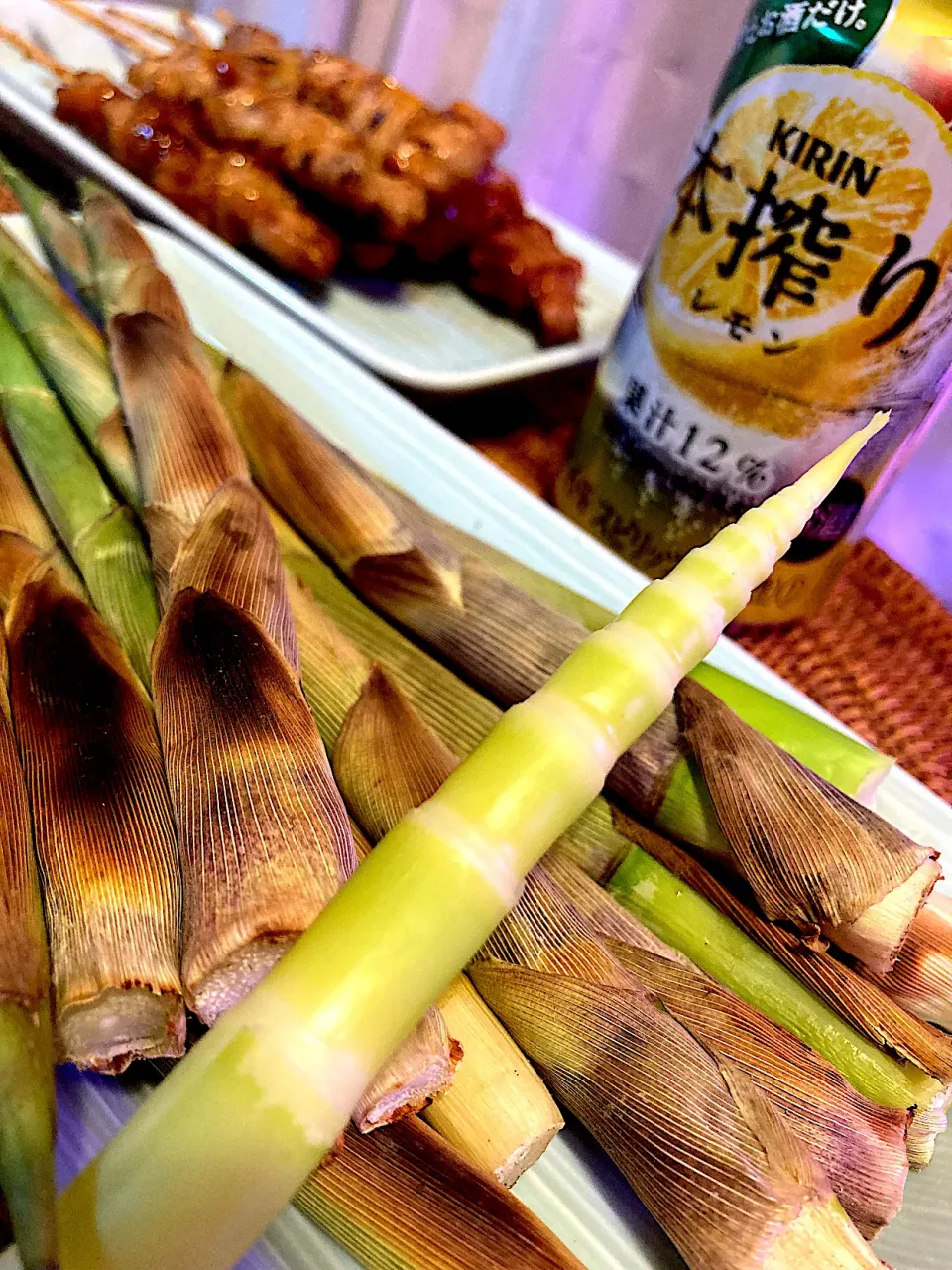 焼きネマガリダケと焼き鳥と本搾りレモン😋🌿🍗🍻💕✨|アイさん