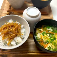 Snapdishの料理写真:自家製なめ茸丼とかいわれのかき玉汁|ＭＡＲＵＥ家の食卓さん