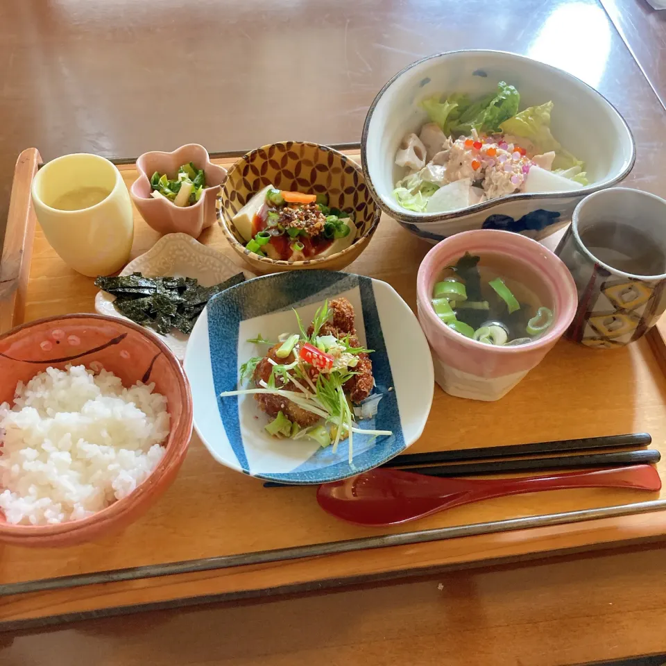 Snapdishの料理写真:葱トロサーモンのコチュジャンみそ　　　山芋コロッケと鶏肉の香味ソースカツ　　ツナとれんこんの明太ゴマサラダ|ちゃみこさん