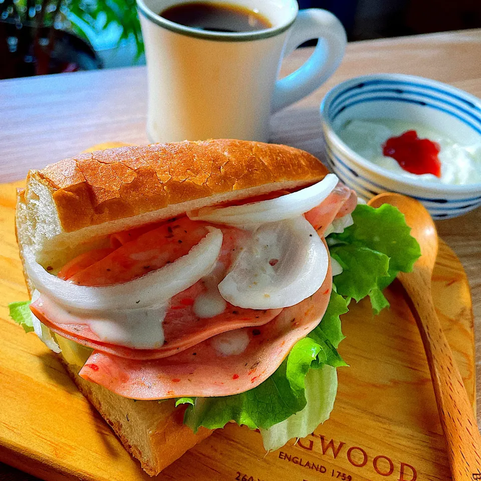 朝は簡単バゲットサンド🥖☕️|Sの食卓さん