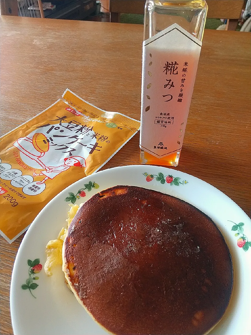 Snapdishの料理写真:大豆粉と米粉のパンケーキを糀みつで|まきごろうさん