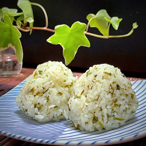 「#日本のおこめ部（アルモンデ）」を使ってみたSnapdishの料理・レシピ写真:『茶がらおにぎり』✨🍙✨🍙✨🍙✨わが家の美味しい『もったいないレシピ』😋