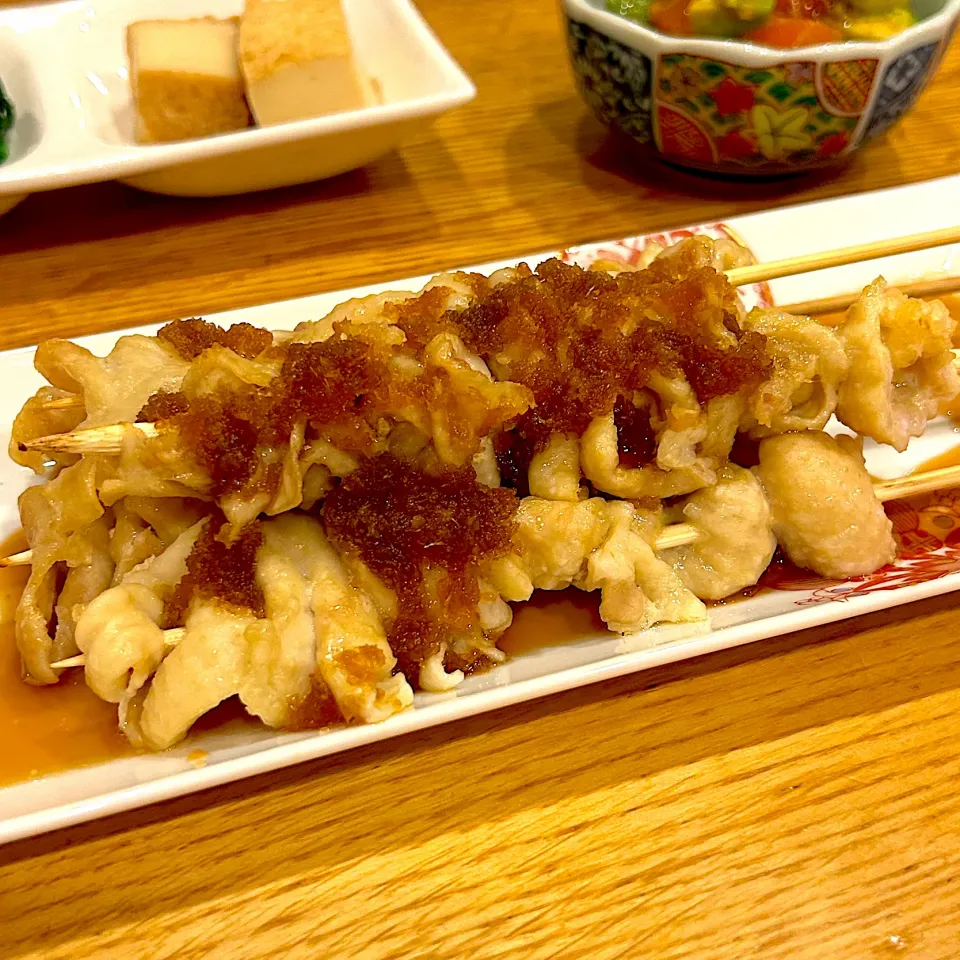 アルモンデ鶏皮の焼き鳥|だまさん