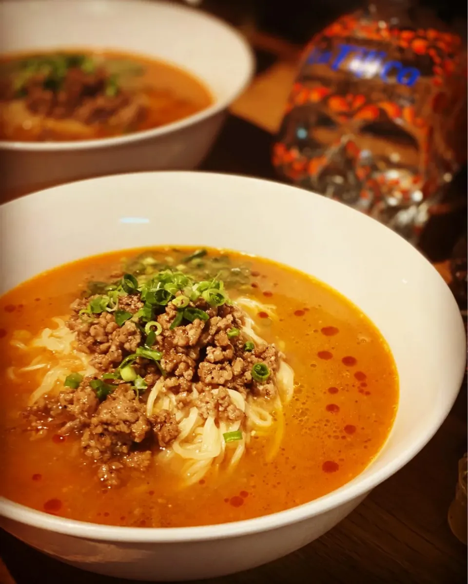 Dinner ! Dinner ! 
Fresh made Miso Spicy Soup stock with Ramen Noodles my take on a TanTan men ramen noodles 🍜 
#noodles #ramen #soup #chefemanuel #ilovecookin|Emanuel Hayashiさん