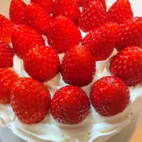 Snapdishの料理写真:まるごといちごショートケーキ|ももみさん