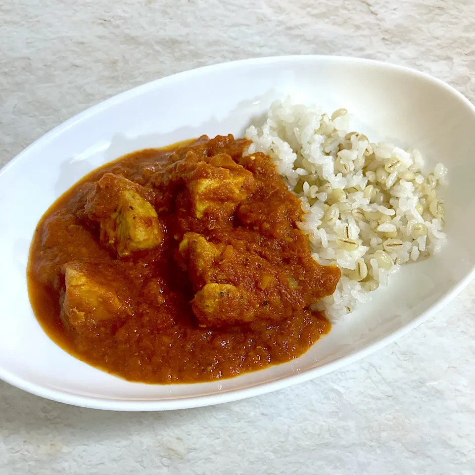 トマトチキンカレー|しらたまさん