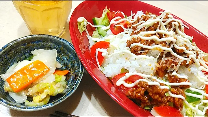 Snapdishの料理写真:タコライスと漬け物|みわさん