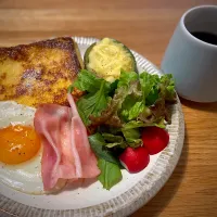 Snapdishの料理写真:休日の朝食(フレンチトースト)|kokoさん