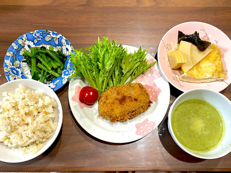 Snapdishの料理写真:たけのこご飯　コロッケ　かぶの葉のポタージュ　たけのこの煮物　なばな？のからし和え|おさむん17さん