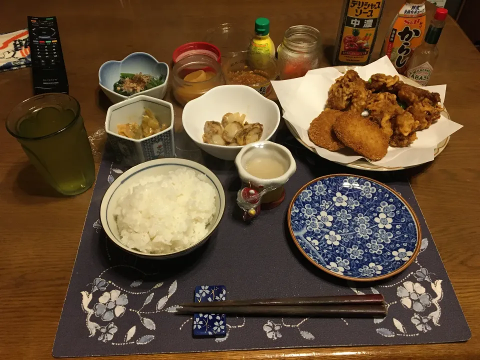 お惣菜のとりの唐揚げ、コロッケ、帆立のソテー(夕飯) |enarinさん