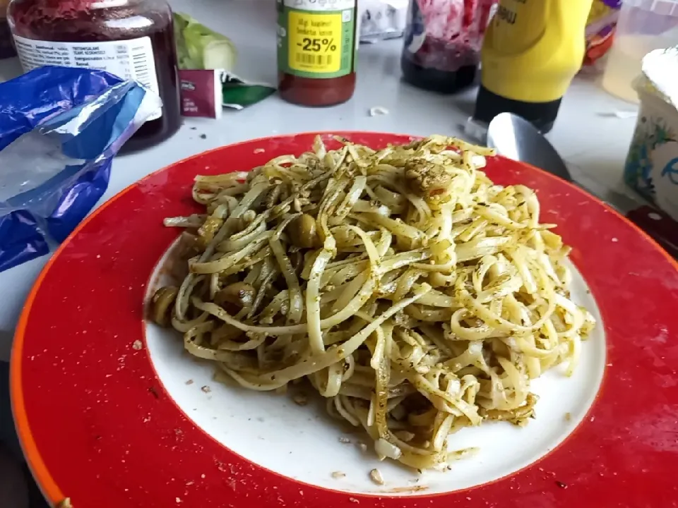 pasta with pesto|tiberiusさん