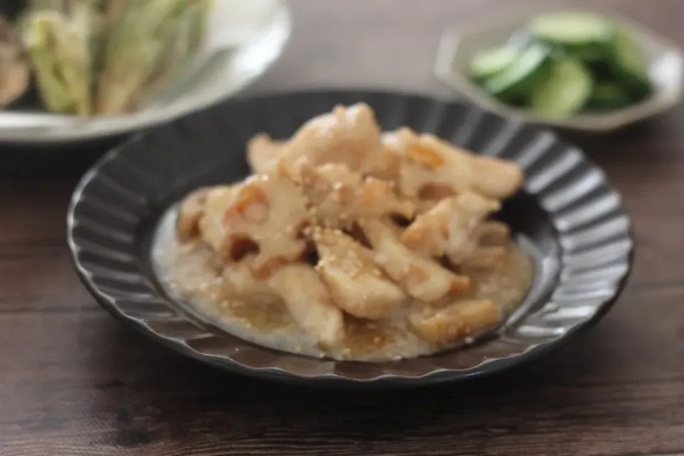 鶏胸肉と蓮根の甘辛ごまがらめ|ちいさなしあわせキッチンさん